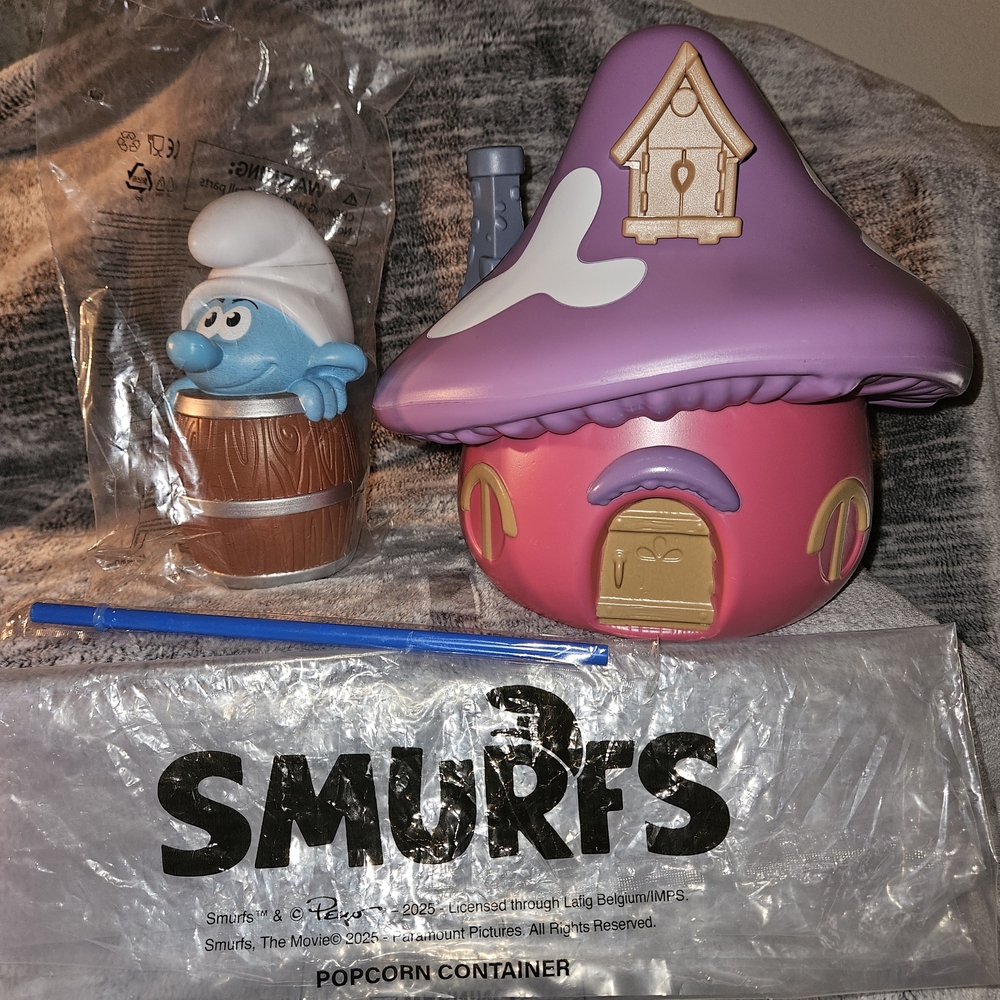 Limited Edition Smurfs Popcorn & Drink Container Set